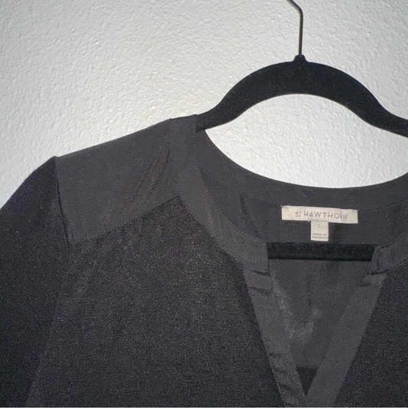 41 Hawthorn Classic Black Blouse - Picture 4 of 4